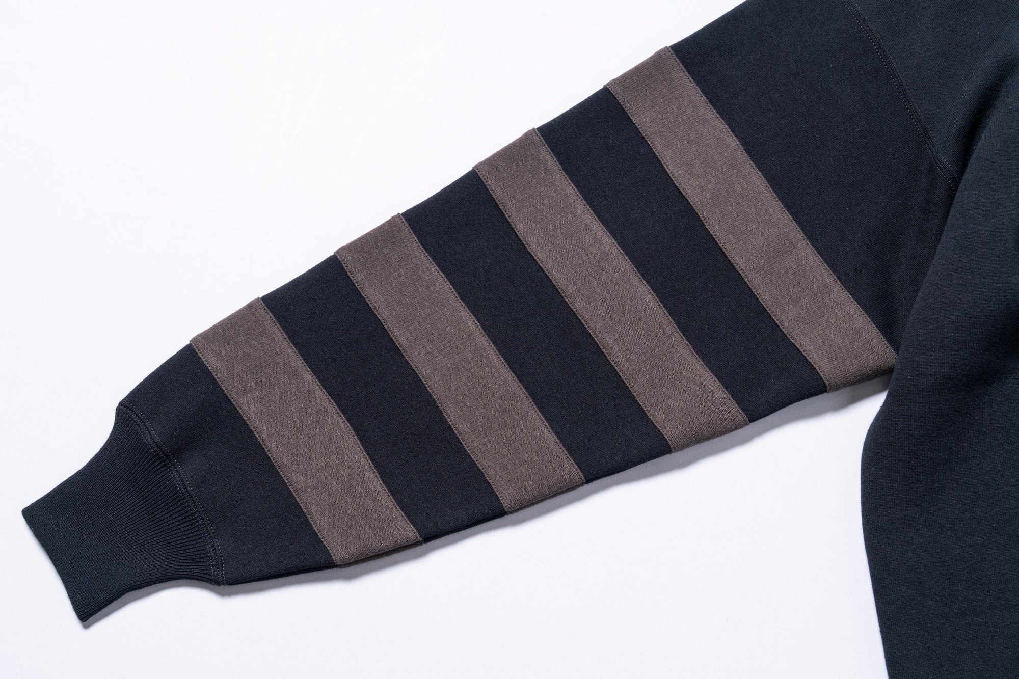 BUCO STRIPED-SLEEVE SWEATSHIRT