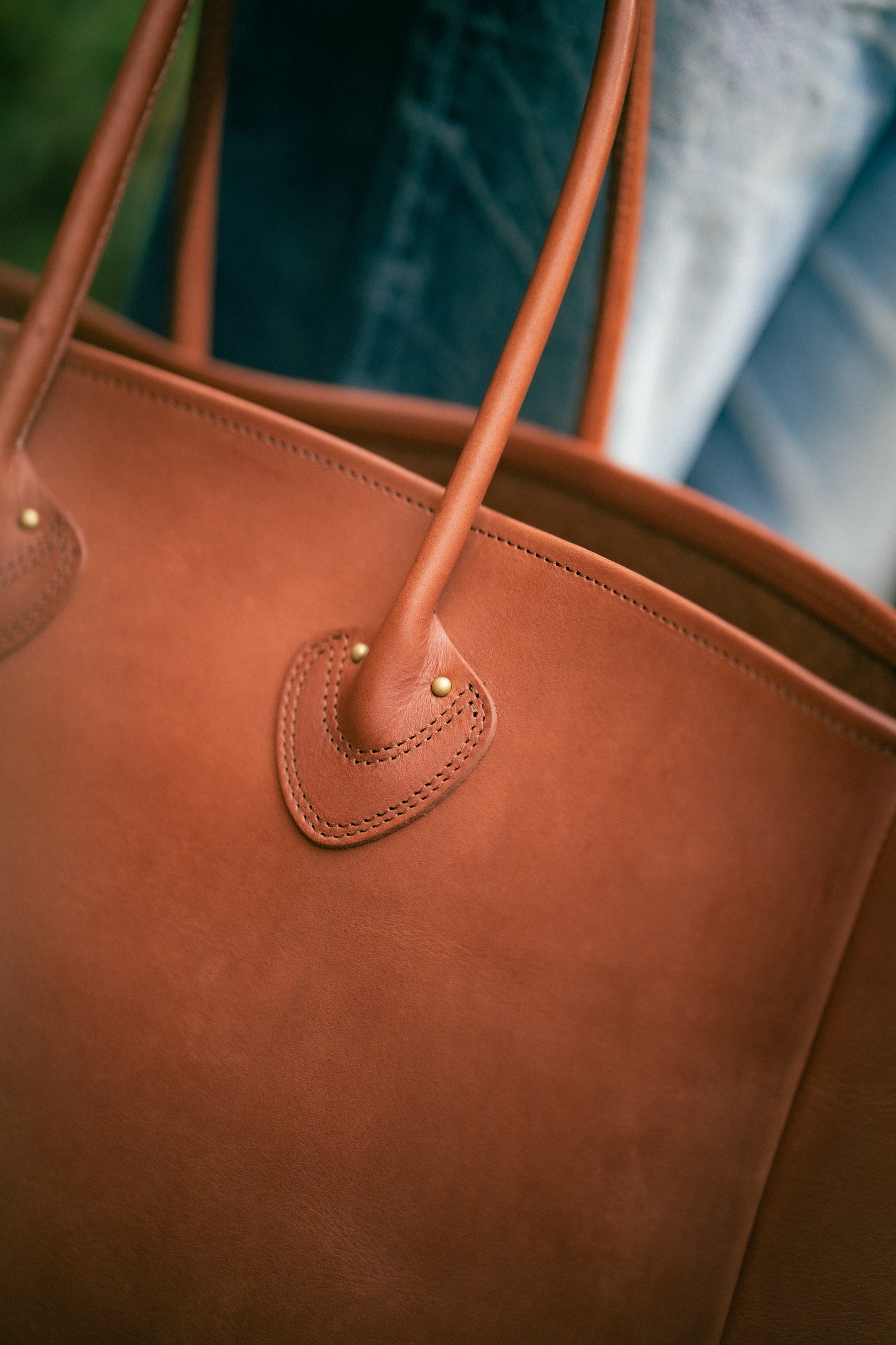 LEATHER TOTE SHOULDER-BAG Gallery Image