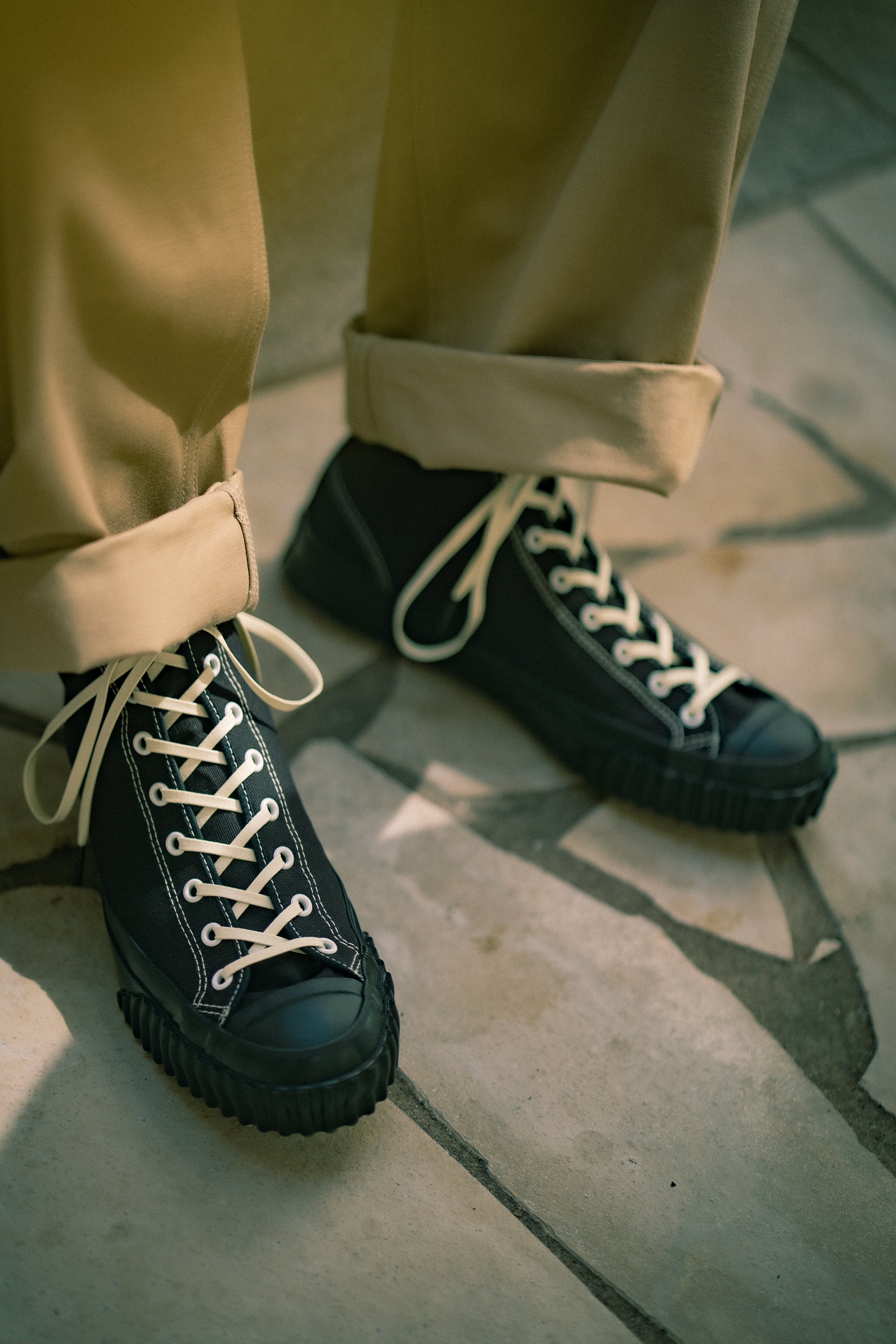 MILITARY CANVAS TRAINING SHOES Gallery Image 2