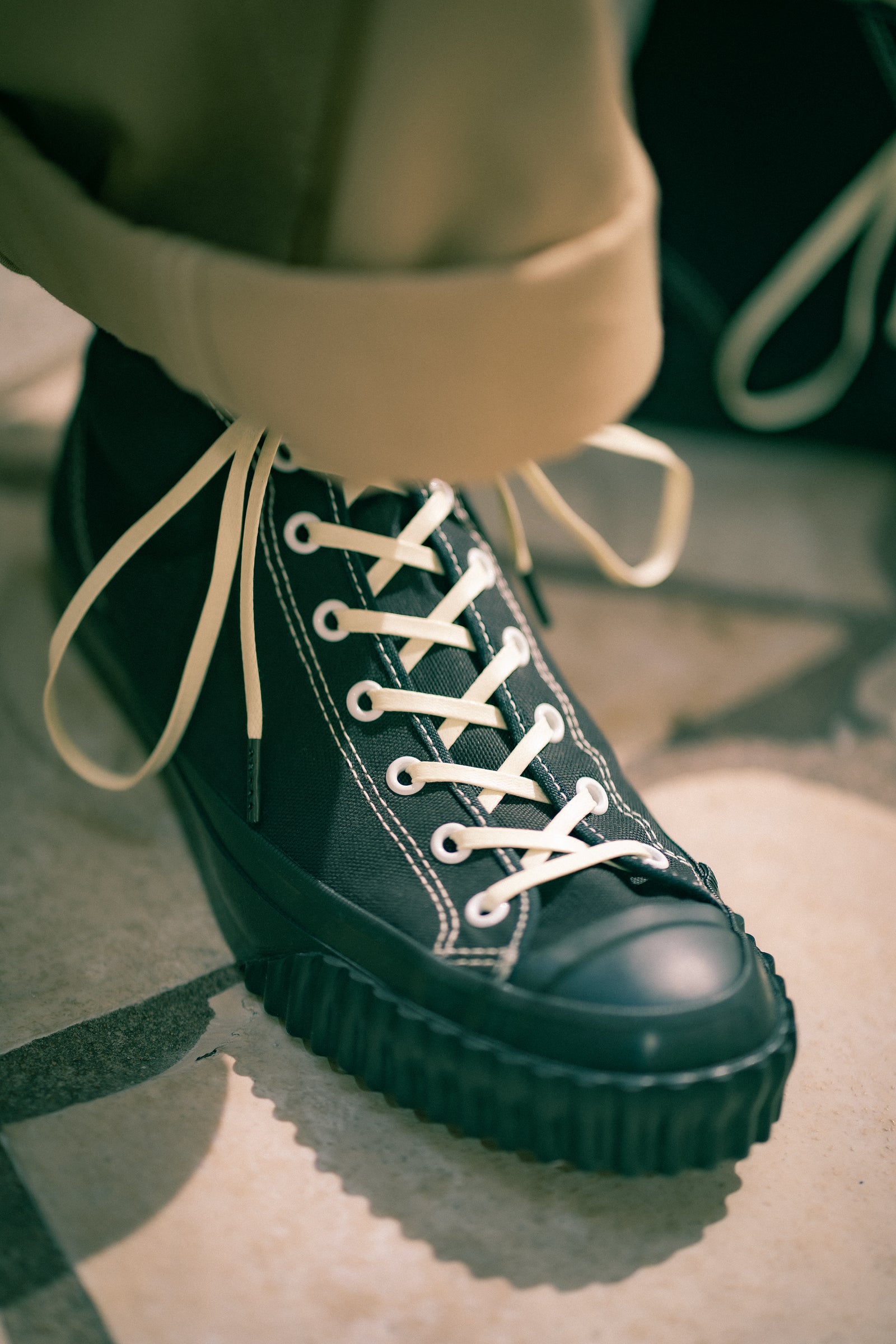 MILITARY CANVAS TRAINING SHOES Gallery Image 7