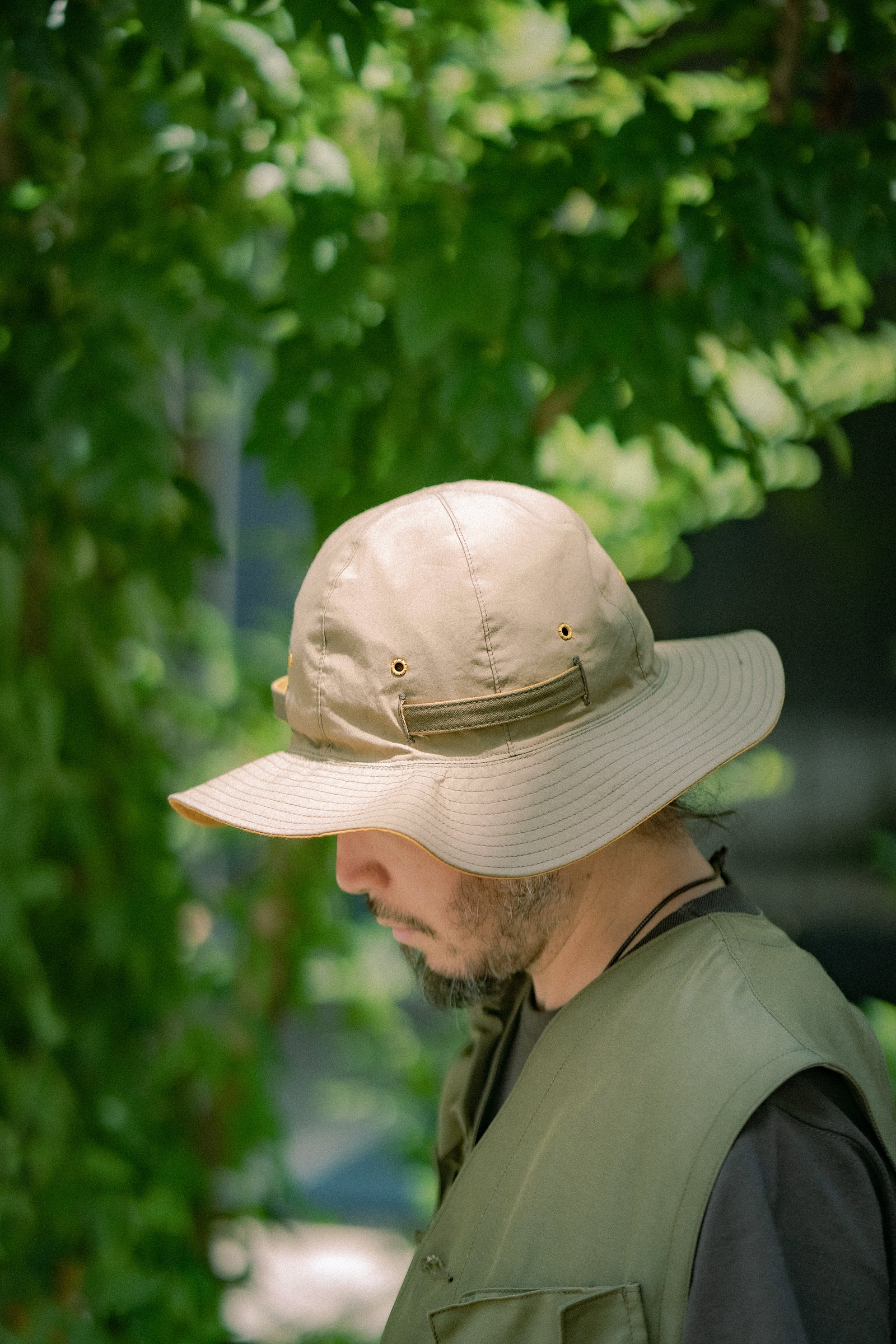 REVERSIBLE SUN HAT WITH ADJUSTABLE BAND Gallery Image 8