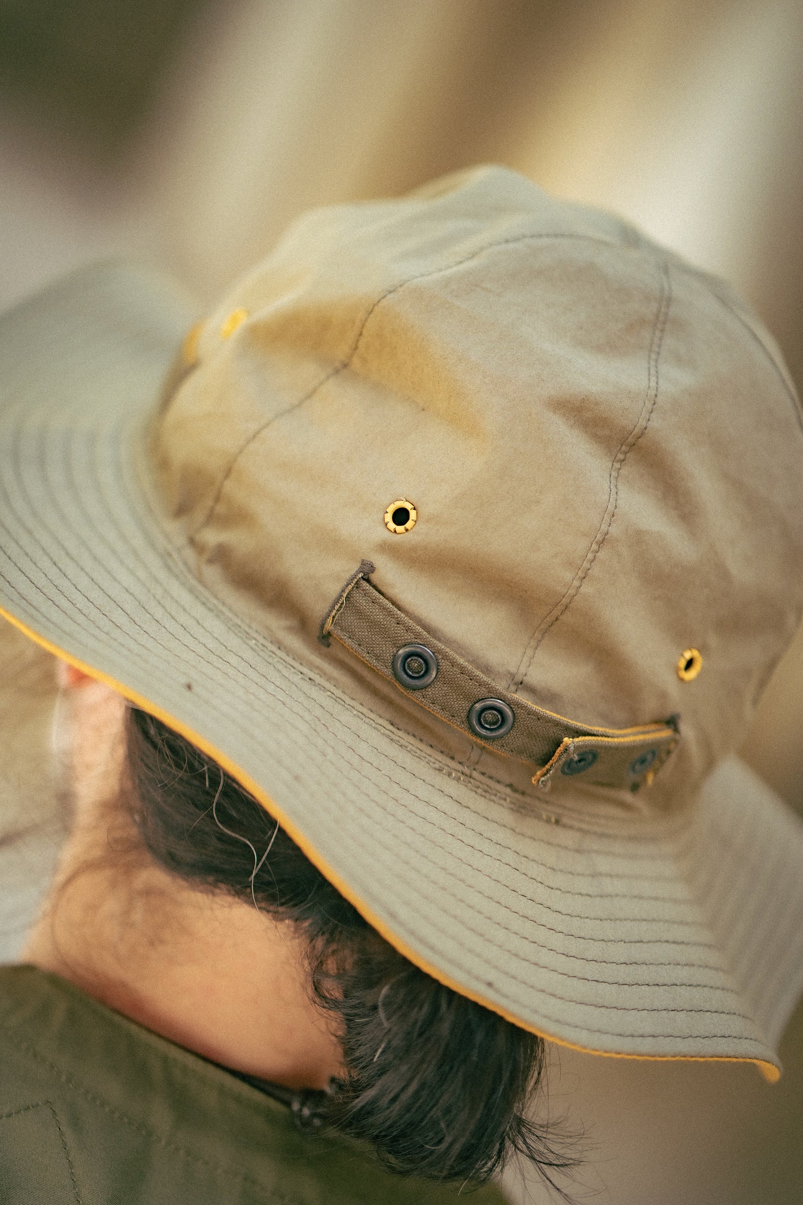 REVERSIBLE SUN HAT WITH ADJUSTABLE BAND Gallery Image 11
