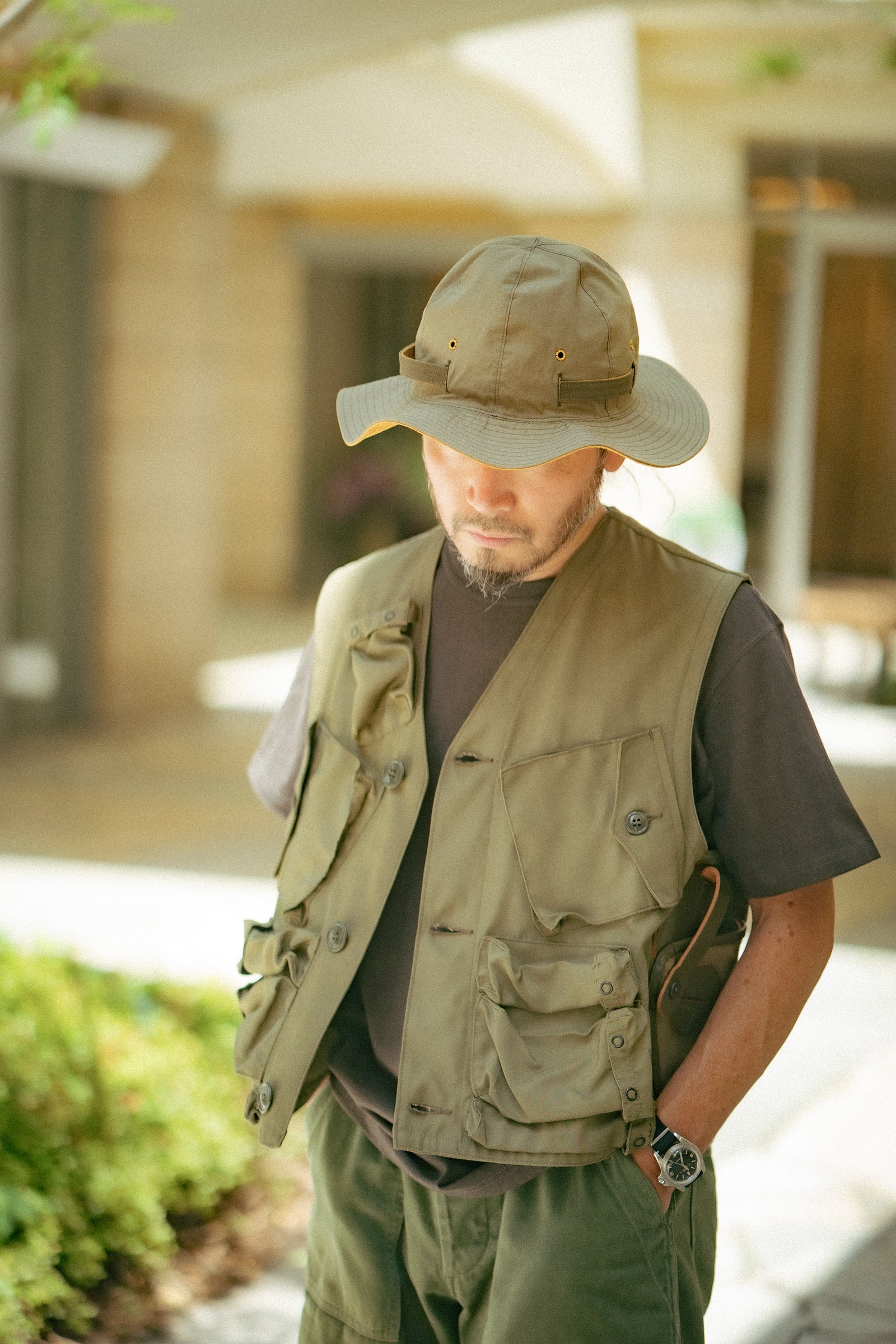 REVERSIBLE SUN HAT WITH ADJUSTABLE BAND Gallery Image 4