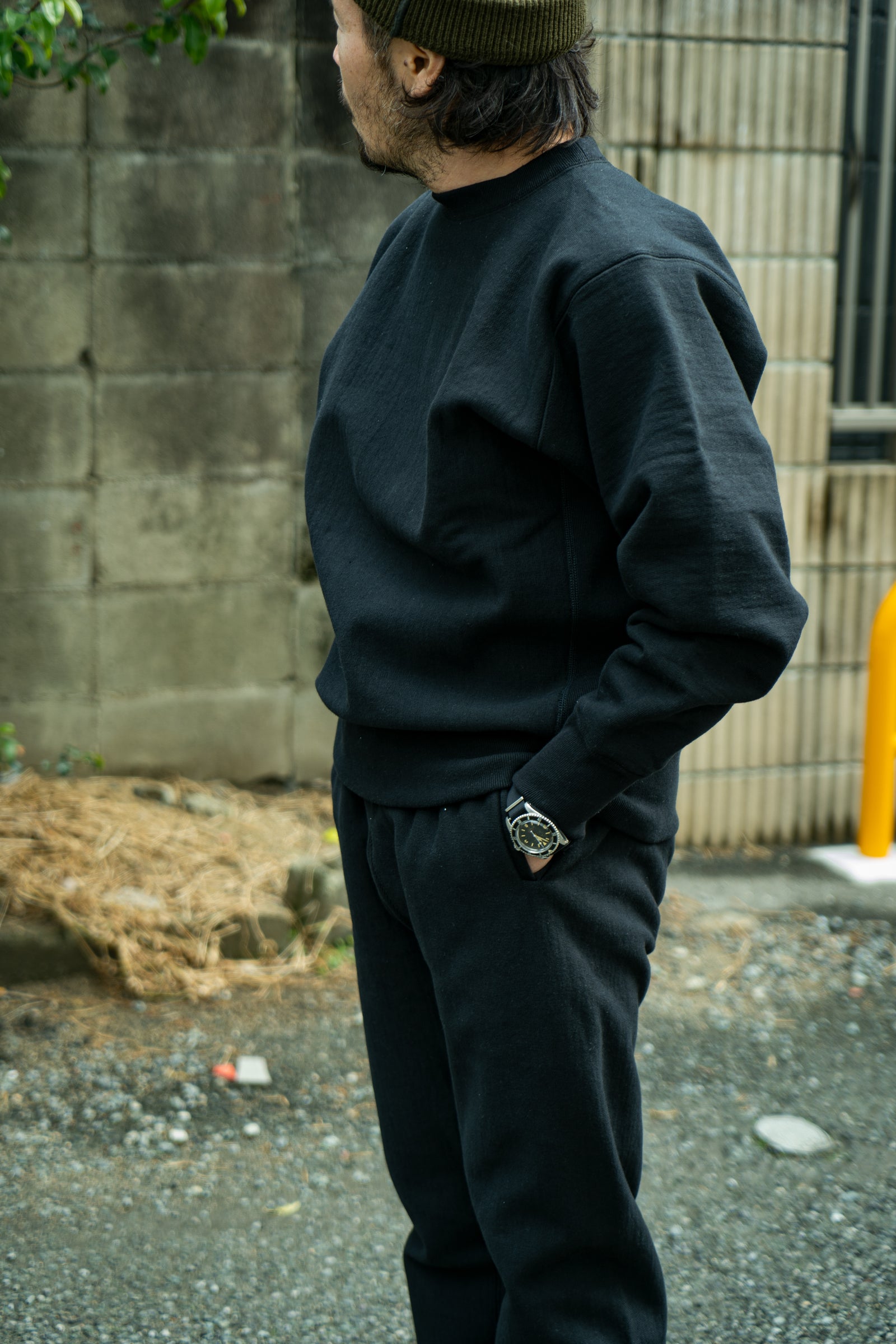 HEAVYWEIGHT CREWNECK SWEATSHIRT Gallery Image 3