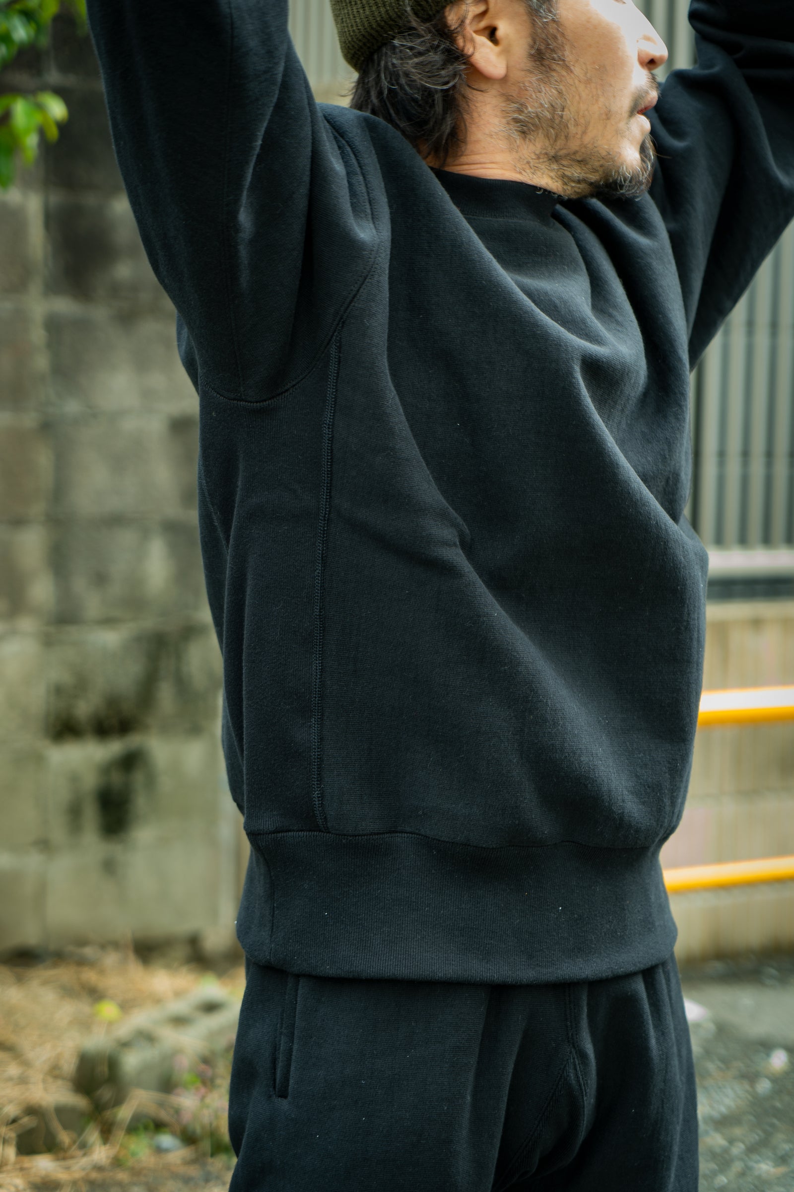 HEAVYWEIGHT CREWNECK SWEATSHIRT Gallery Image 4