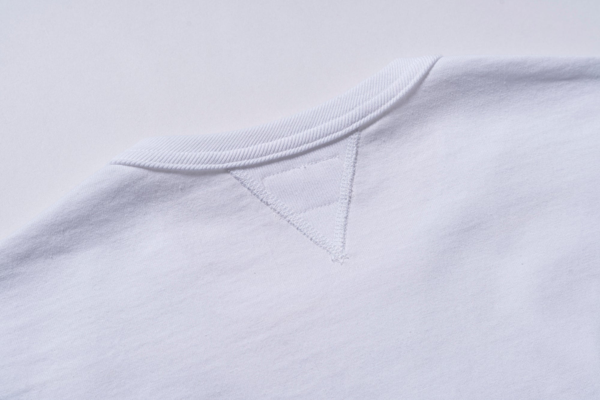 GUSSET TEE