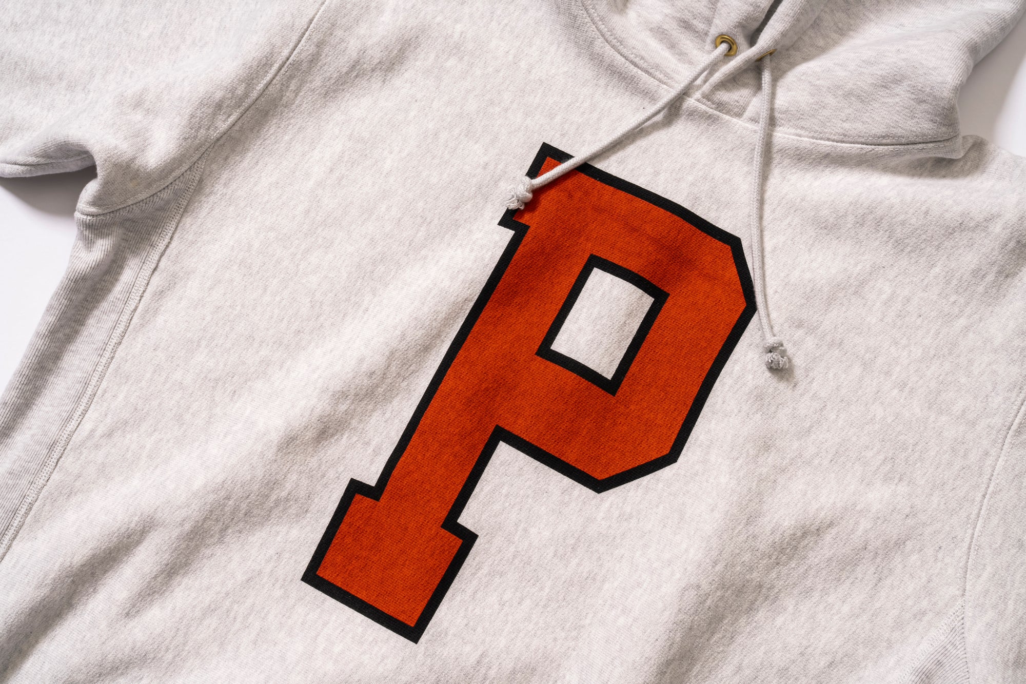 HOODED SWEATSHIRT / ‘P’