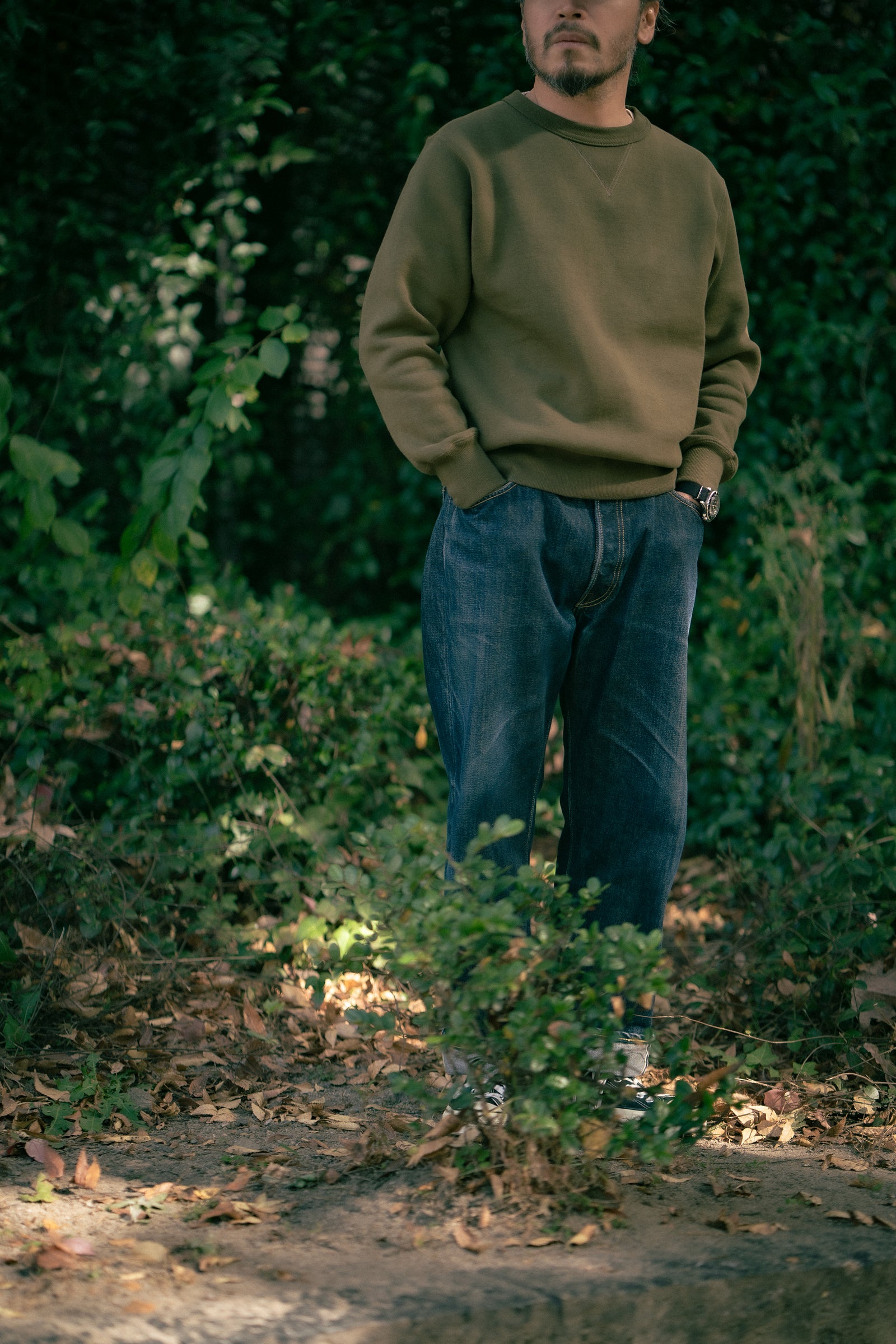 10 OZ. LOOPWHEEL CREWNECK SWEATSHIRT Gallery Image 2