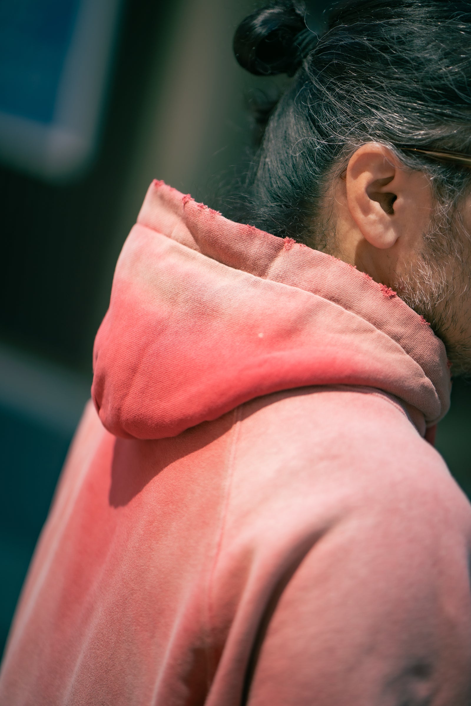 9 OZ. LOOPWHEEL RAGLAN HOODED SWEATSHIRT / FADED Gallery Image 2