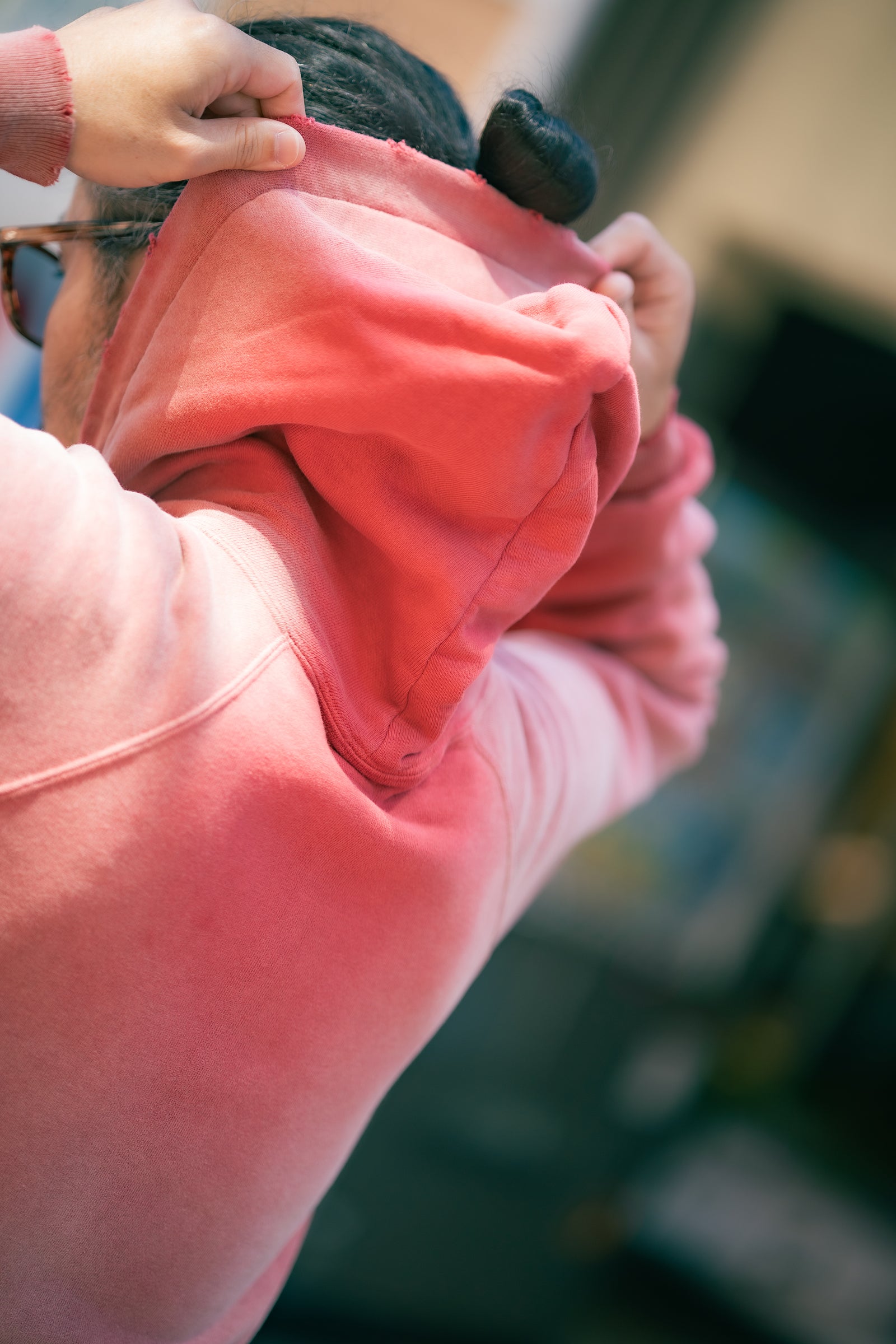 9 OZ. LOOPWHEEL RAGLAN HOODED SWEATSHIRT / FADED Gallery Image 5