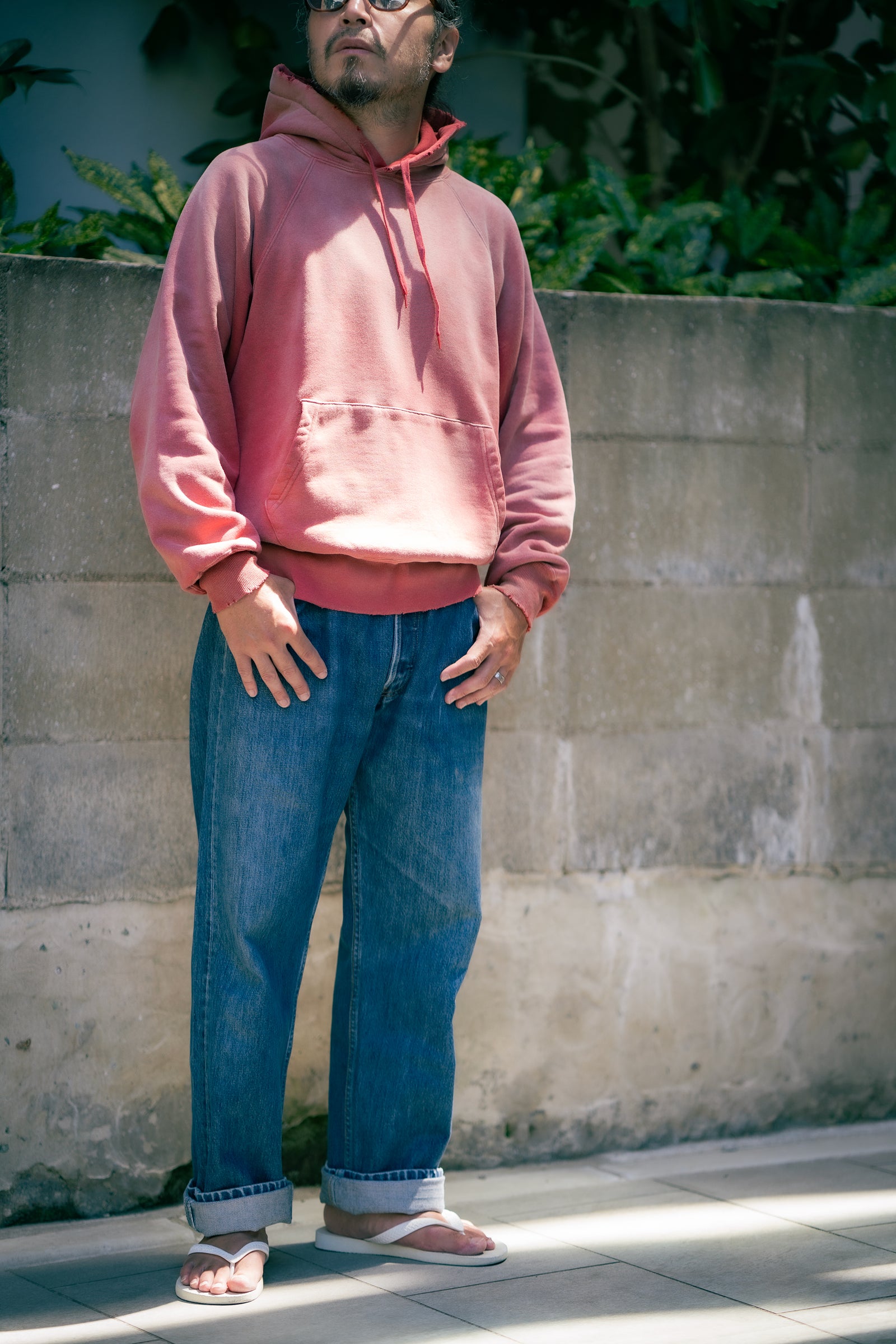 9 OZ. LOOPWHEEL RAGLAN HOODED SWEATSHIRT / FADED Gallery Image 6