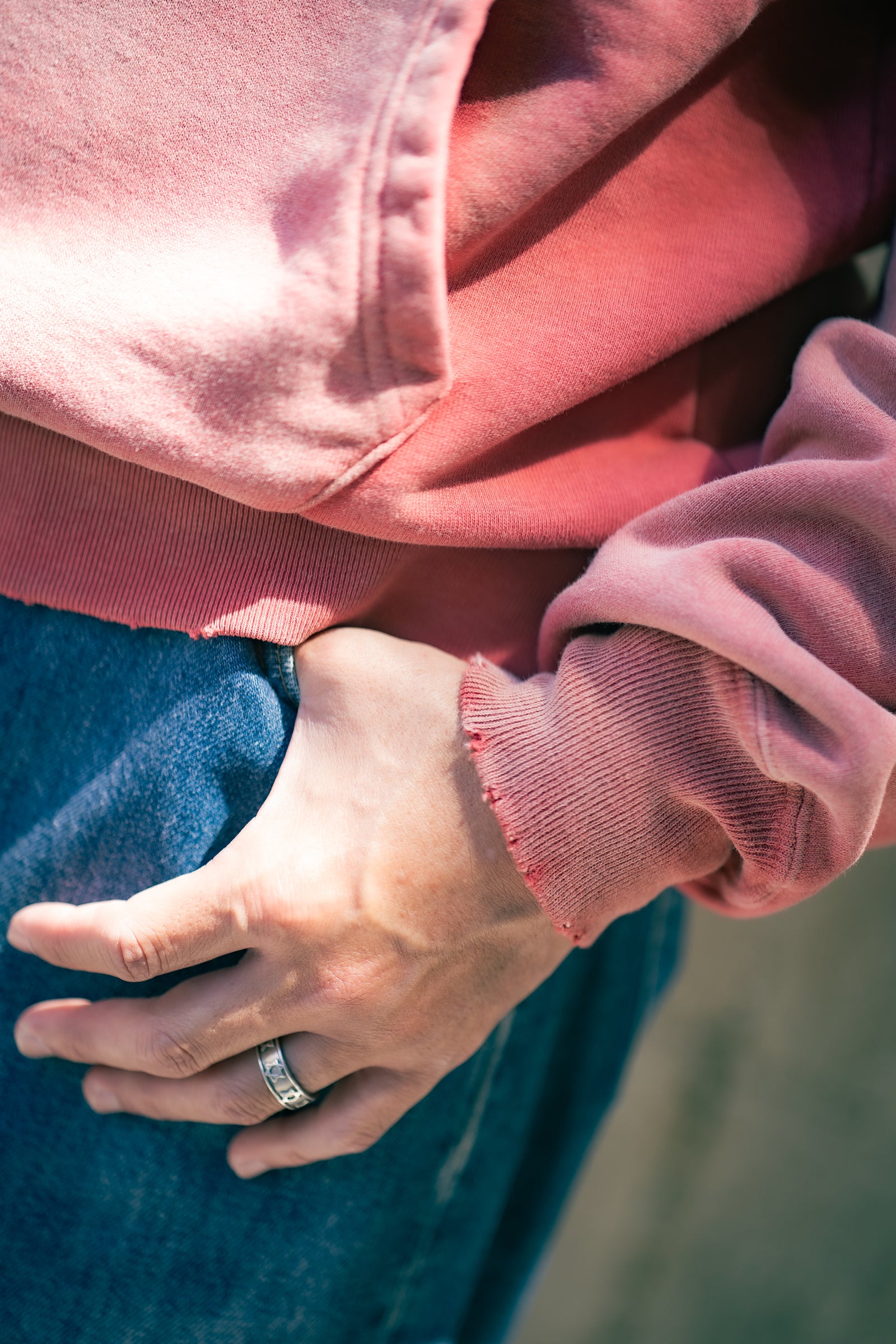 9 OZ. LOOPWHEEL RAGLAN HOODED SWEATSHIRT / FADED Gallery Image 7