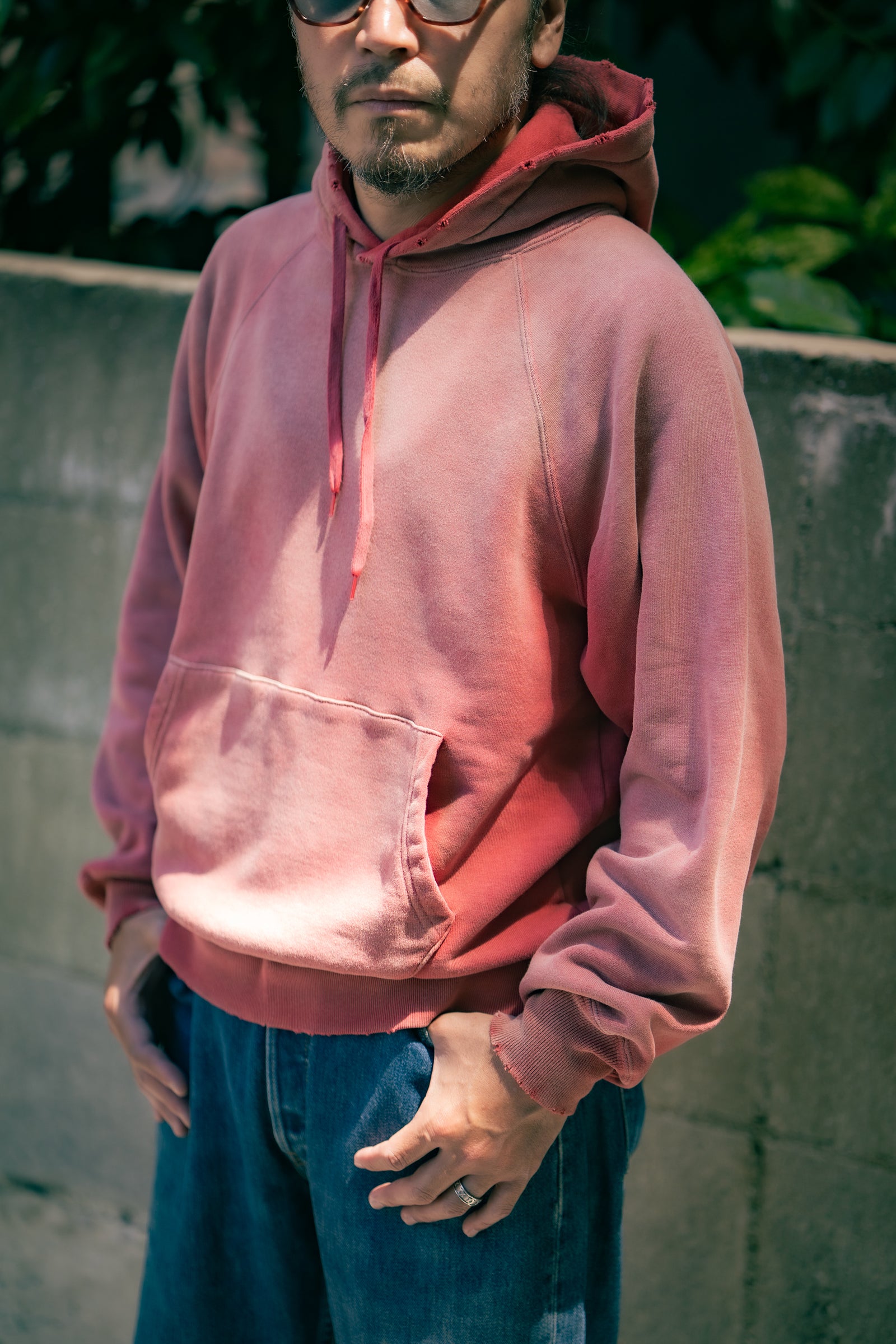 9 OZ. LOOPWHEEL RAGLAN HOODED SWEATSHIRT / FADED Gallery Image 8