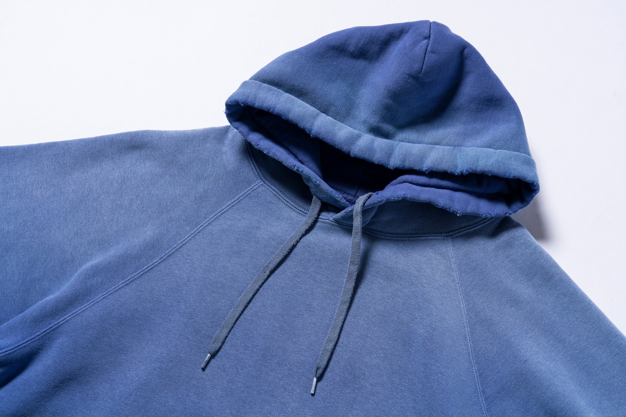 9 OZ. LOOPWHEEL RAGLAN HOODED SWEATSHIRT / FADED