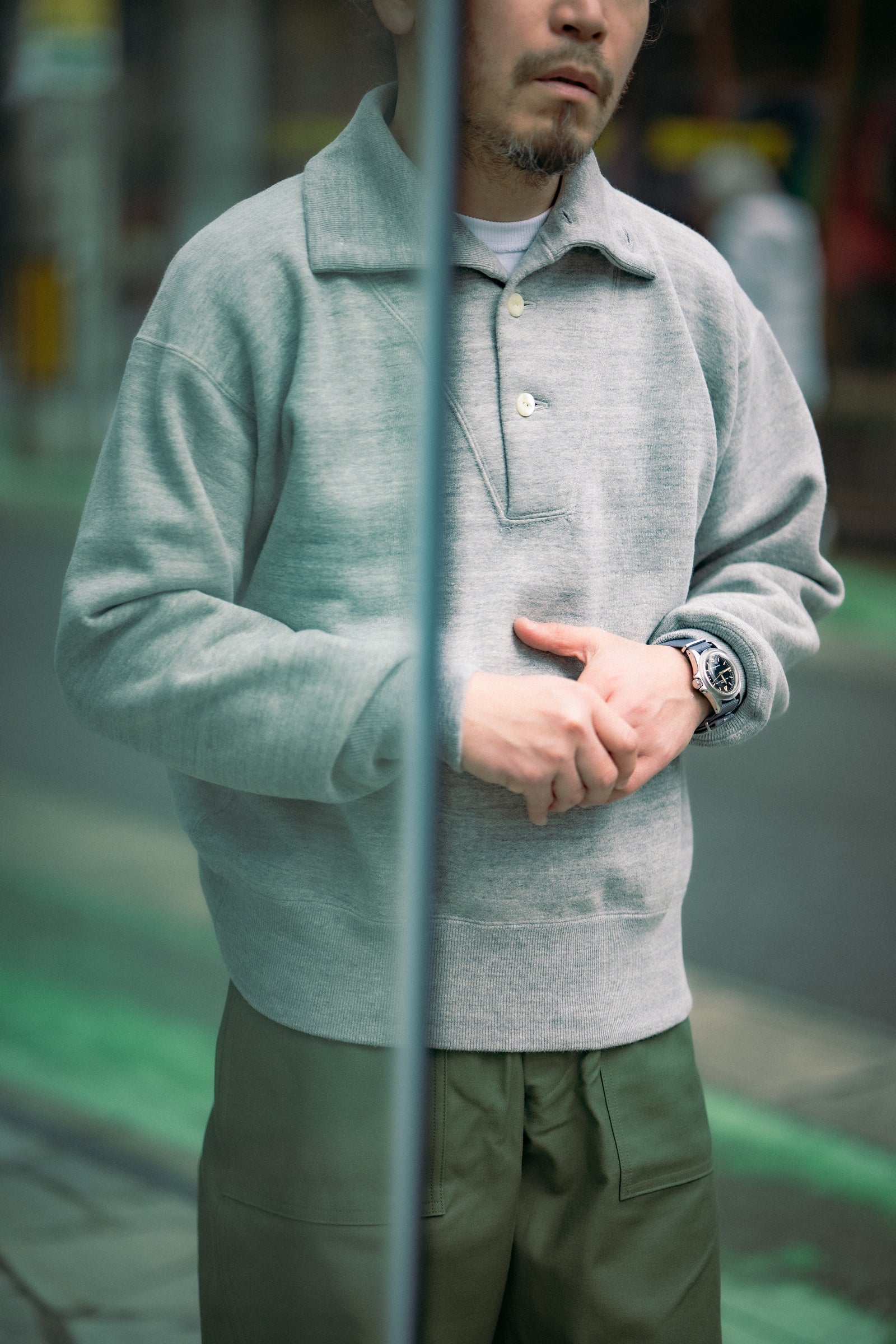 10 OZ. LOOPWHEEL CRUISER SWEATSHIRT Gallery Image 3