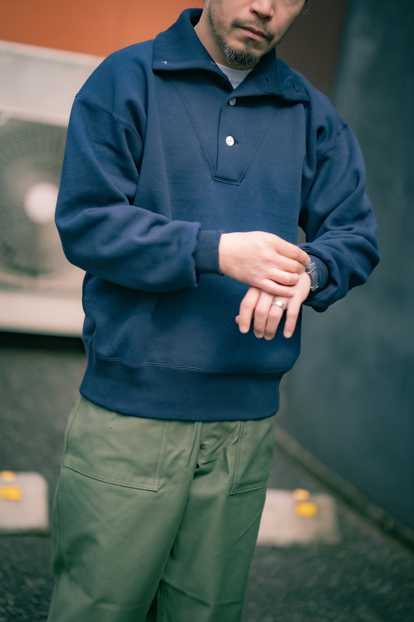 10 OZ. LOOPWHEEL CRUISER SWEATSHIRT Gallery Image 2