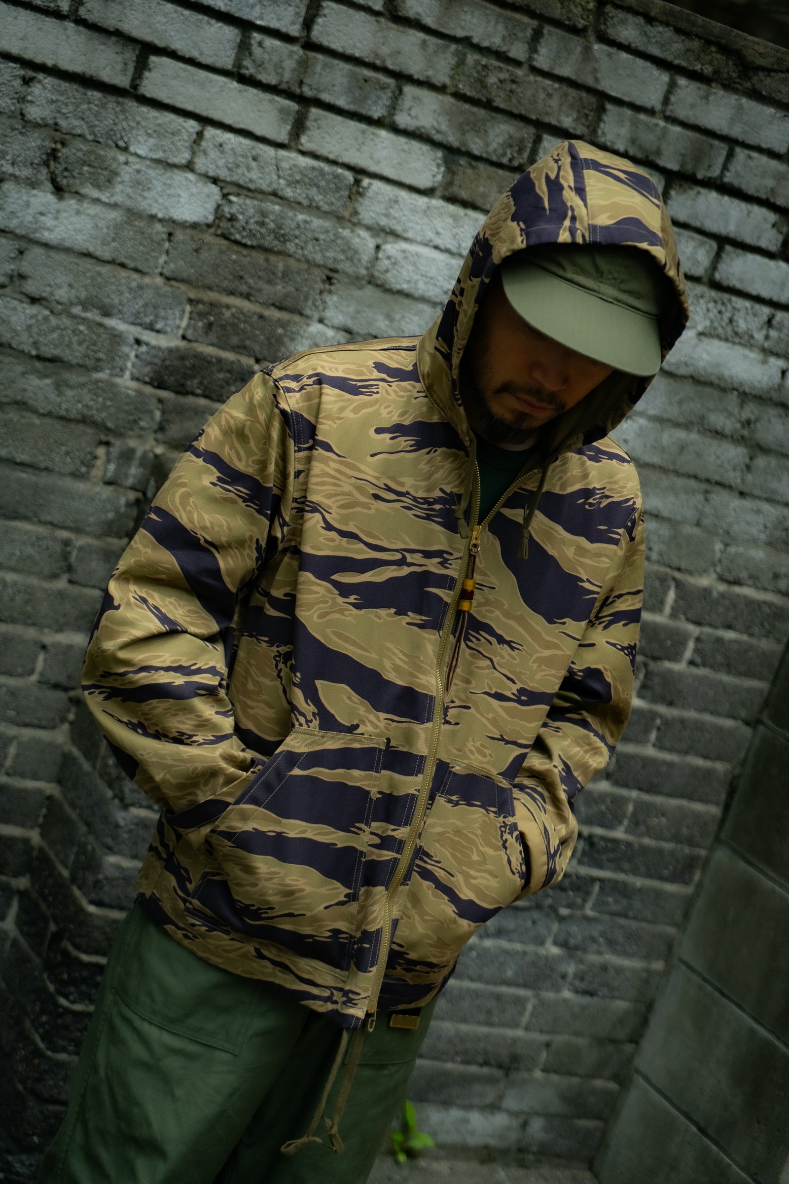 TIGER CAMOUFLAGE PARKA / ADVISOR Gallery Image 8
