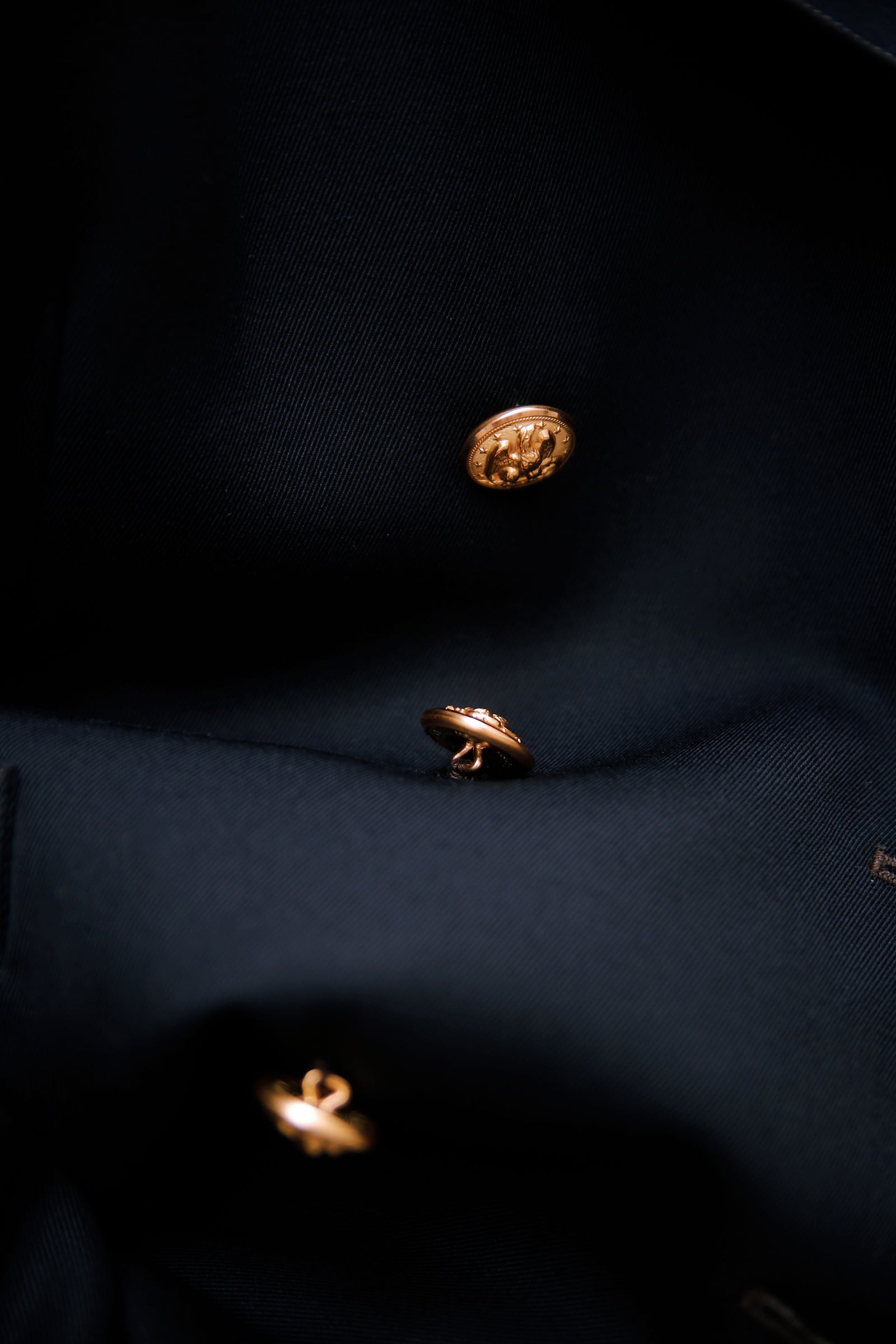 U.S. NAVY OFFICER'S BLUE SERVICE COAT Gallery Image 3
