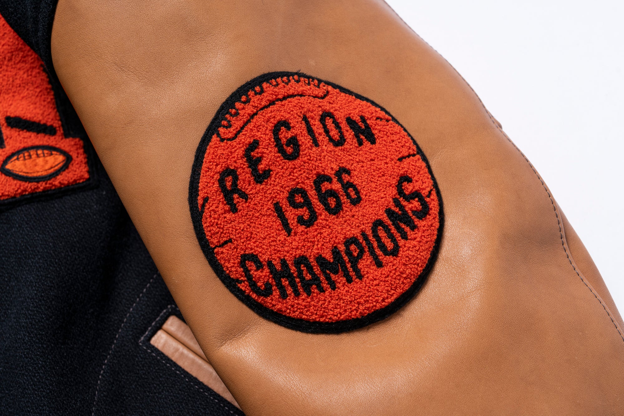 WOOL VARSITY JACKET / BULLDOGS