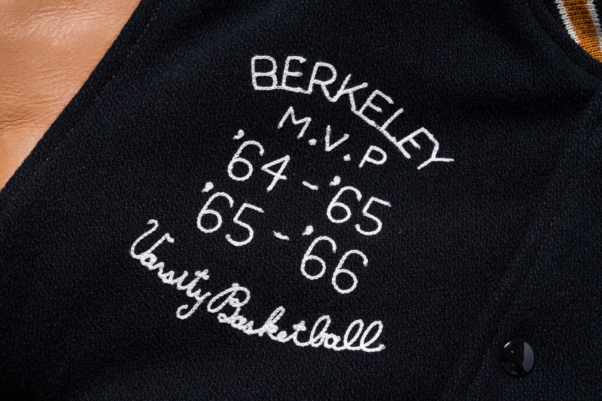 WOOL VARSITY JACKET / BULLDOGS