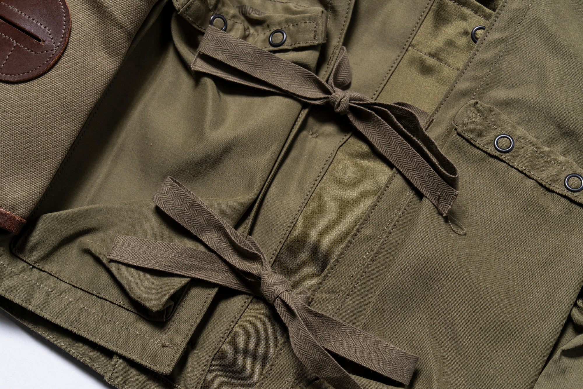 TYPE C-1 VEST, EMERGENCY SUSTENANCE
