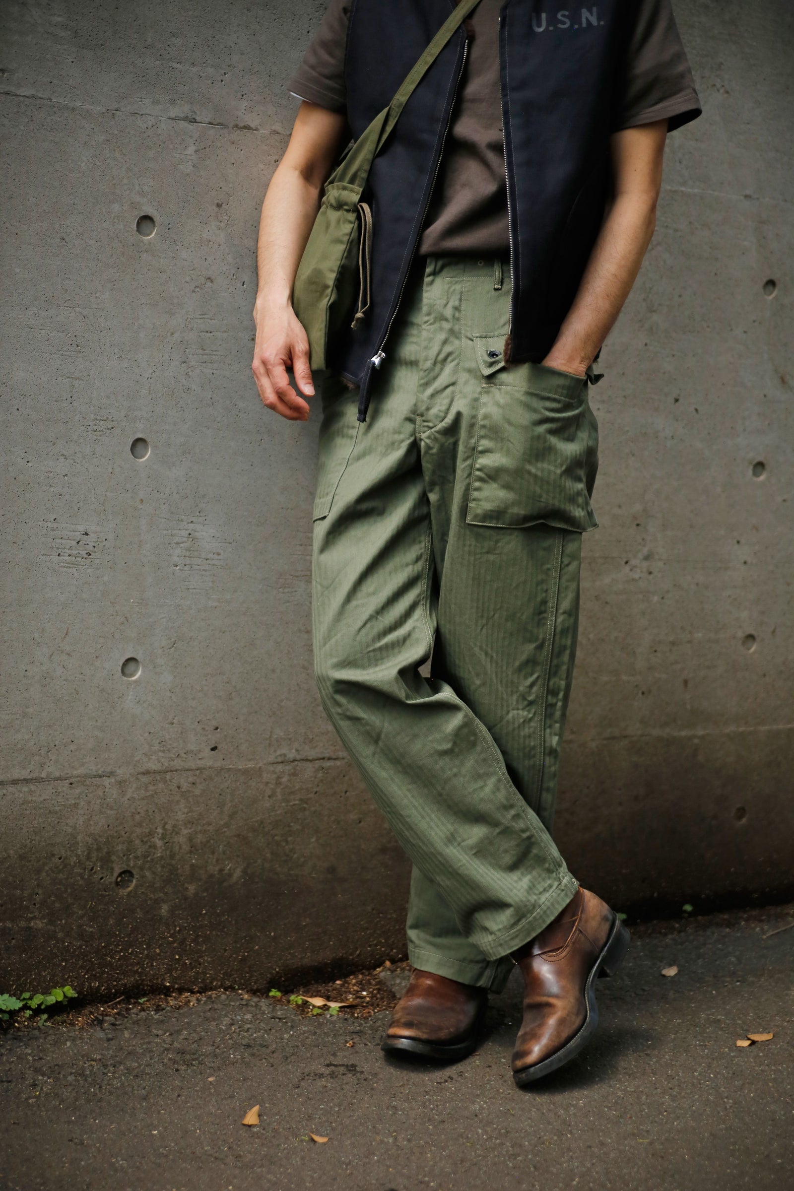P-44 UTILITY TROUSERS Gallery Image 4
