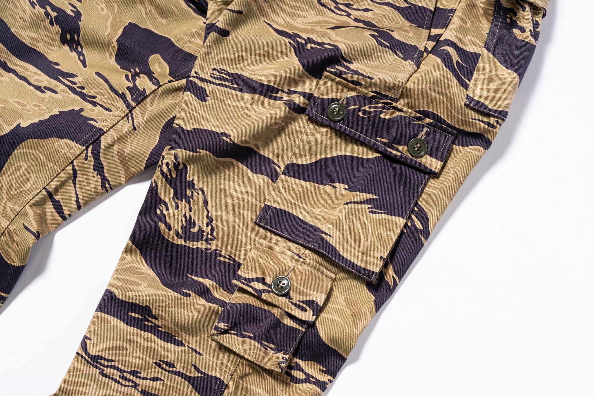 TIGER CAMOUFLAGE TROUSERS / ADVISOR