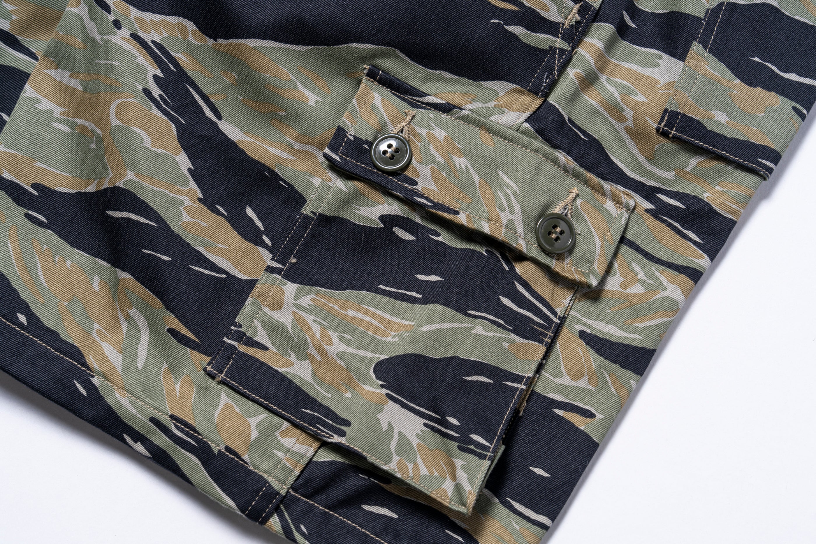 TIGER CAMOUFLAGE SHORTS / TADPOLE – The Real McCoy's