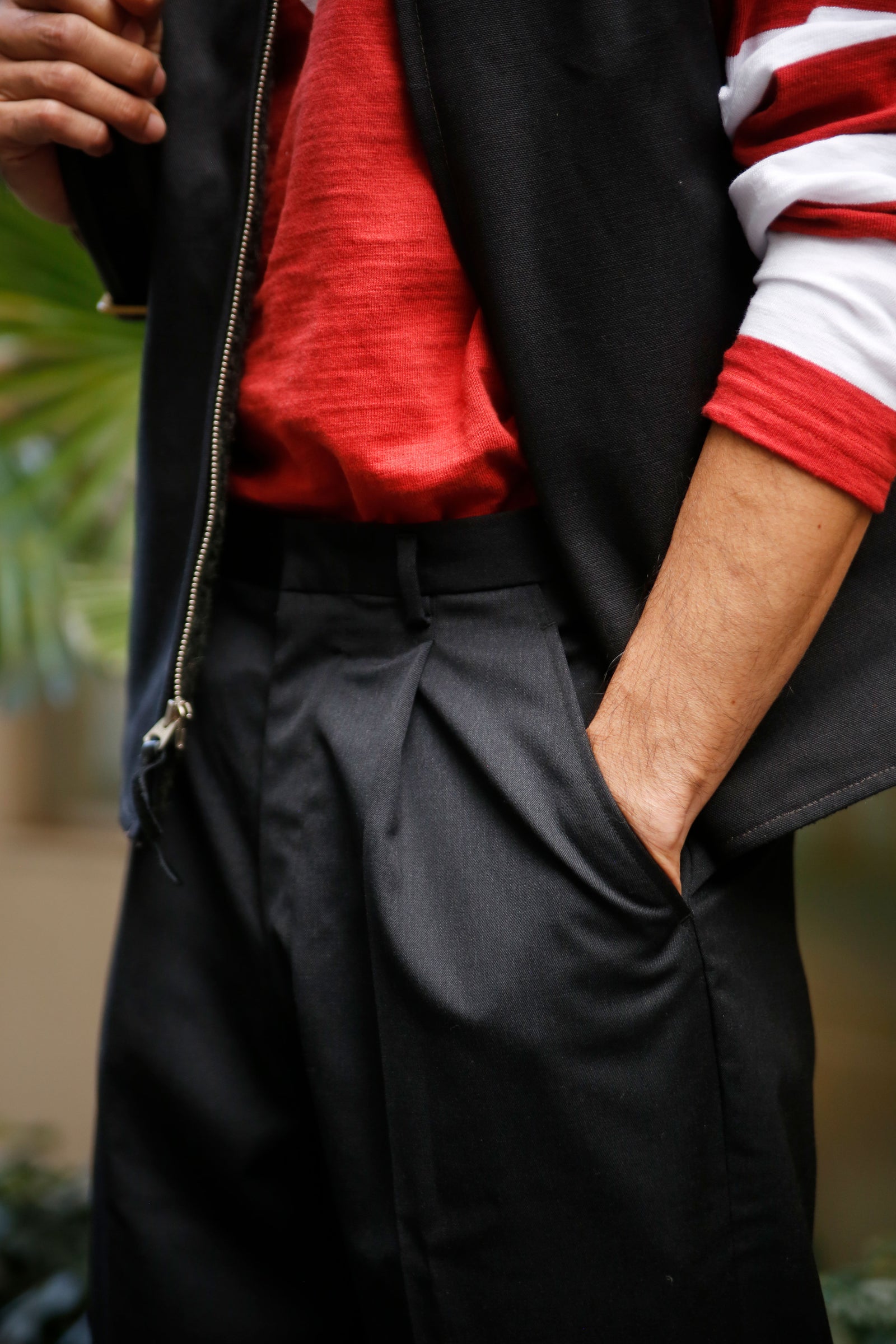 SINGLE-PLEAT WOOL TROUSERS Gallery Image 3