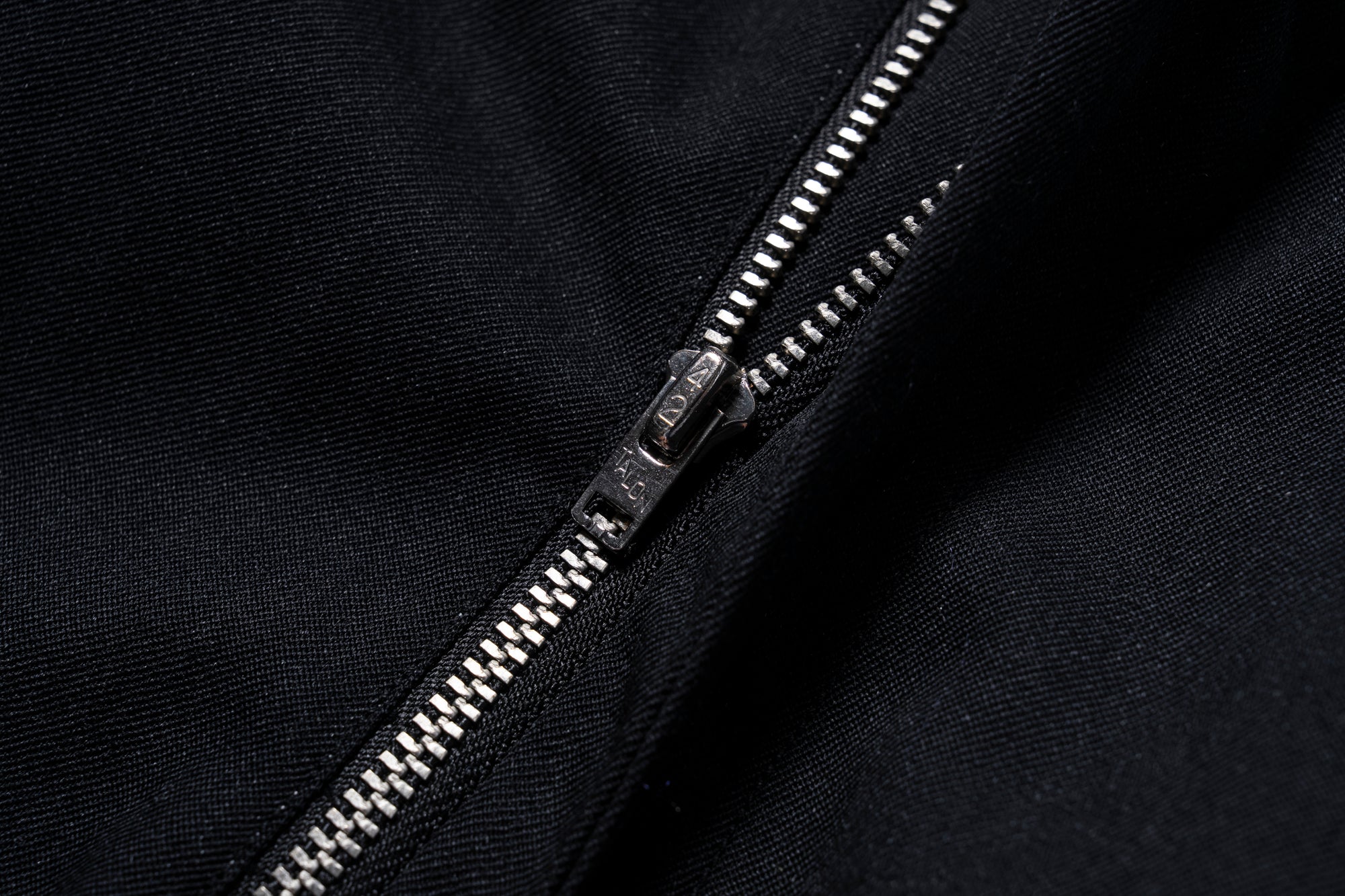 SINGLE-PLEAT WOOL TROUSERS