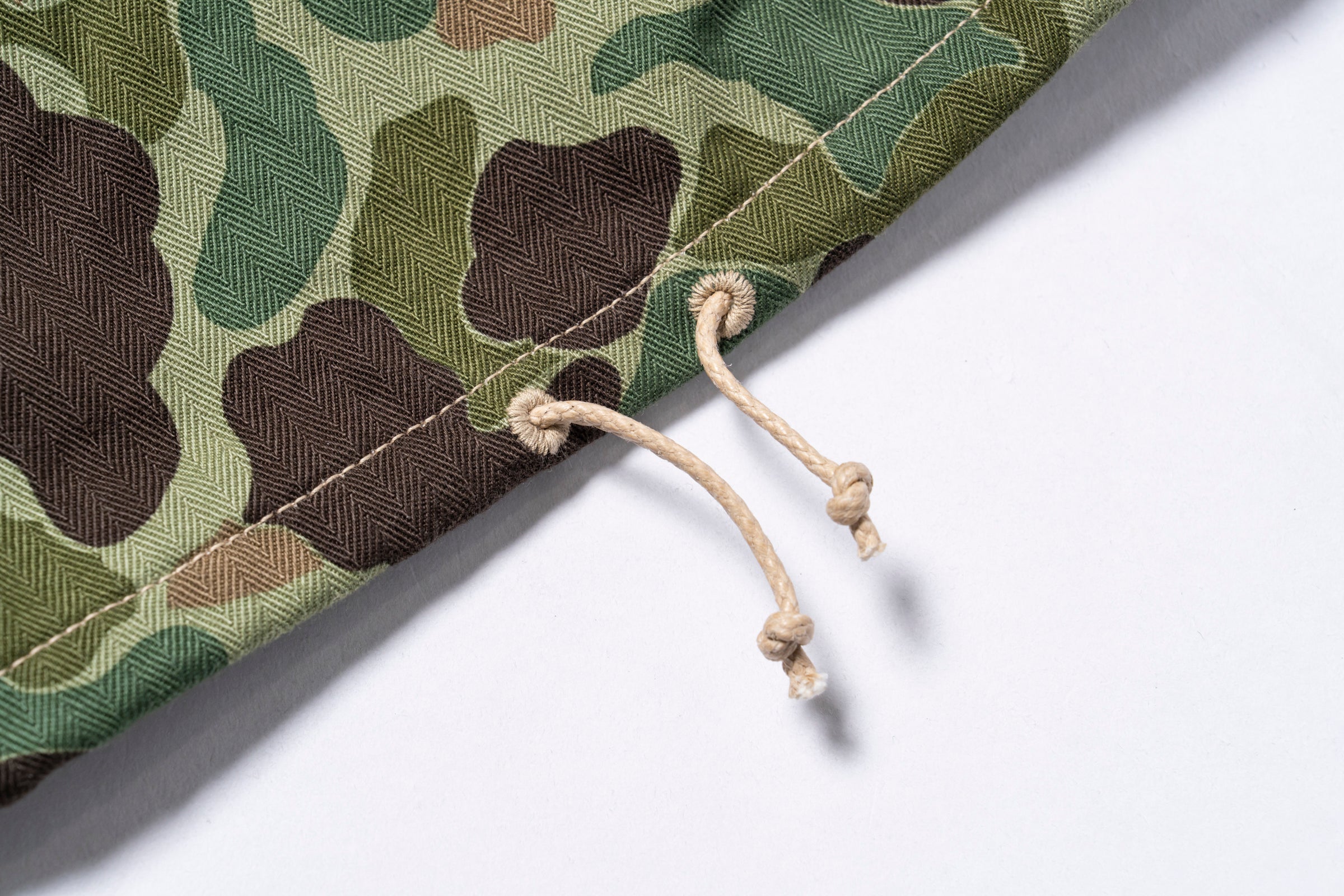 P1944 REVERSIBLE FROGSKIN CAMOUFLAGE TROUSERS – The Real McCoy's