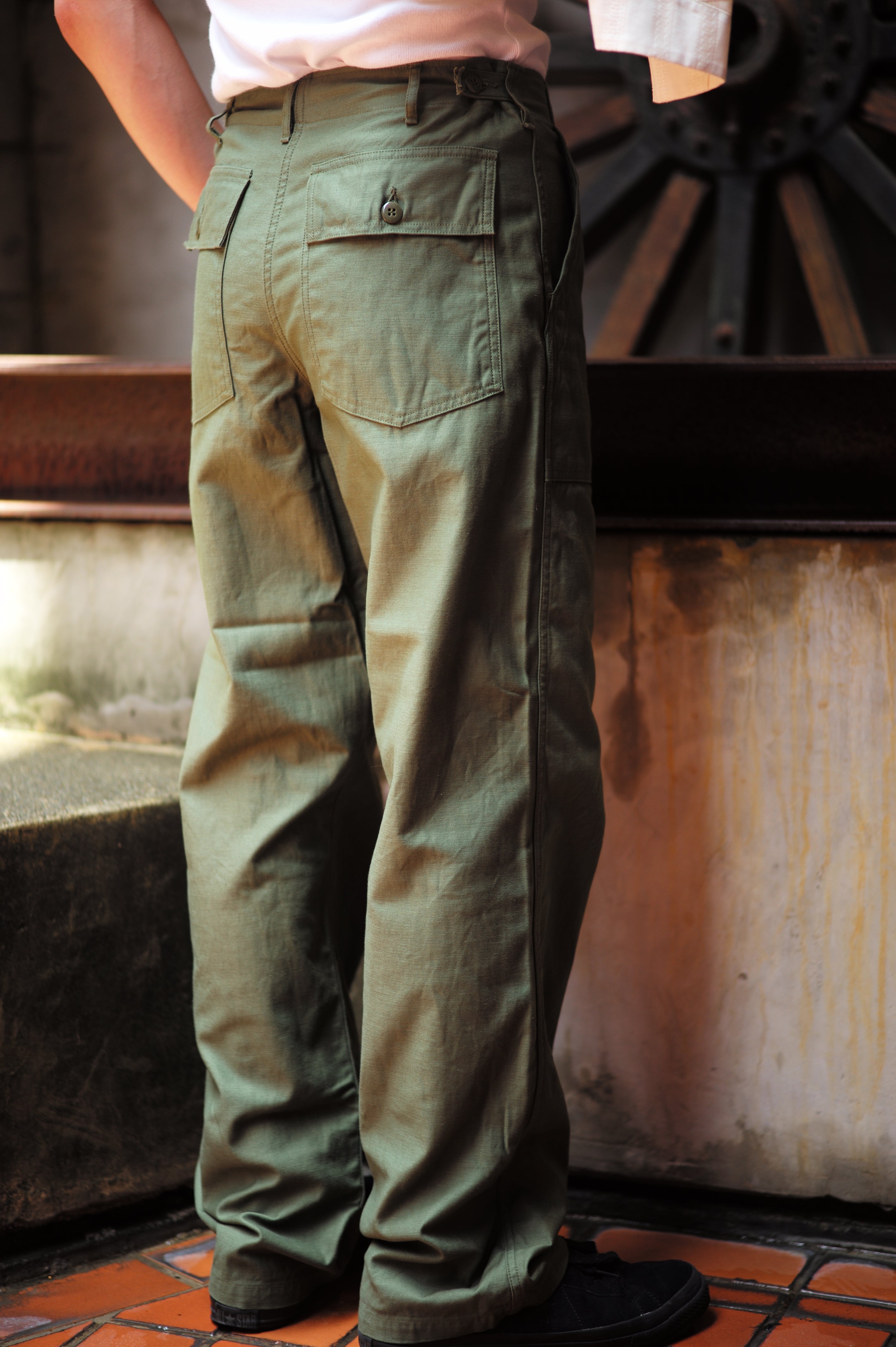 TROUSERS, MEN'S, COTTON SATEEN, OG-107 – The Real McCoy's
