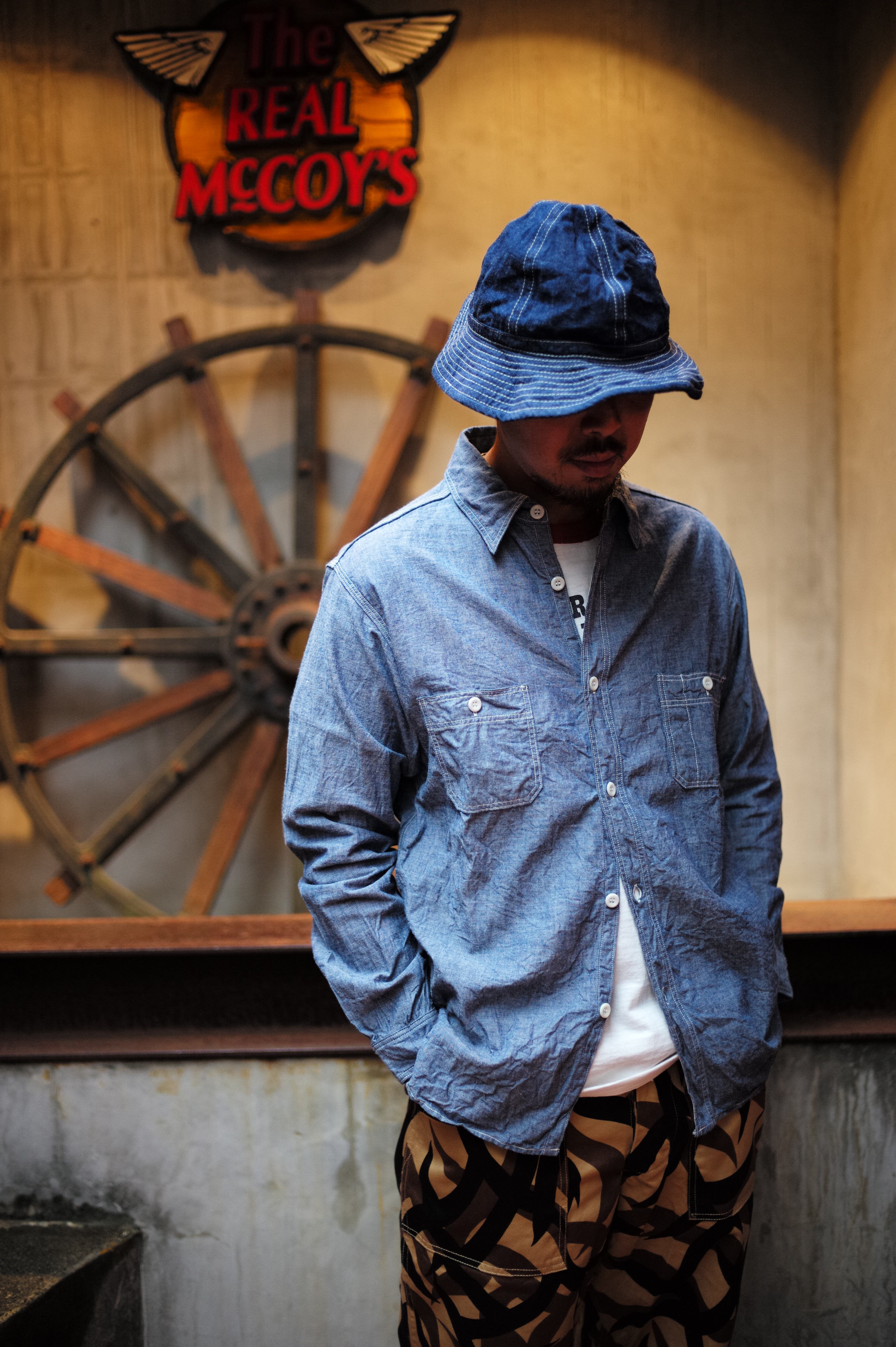 8HU CHAMBRAY SERVICEMAN WORK SHIRT – The Real McCoy's