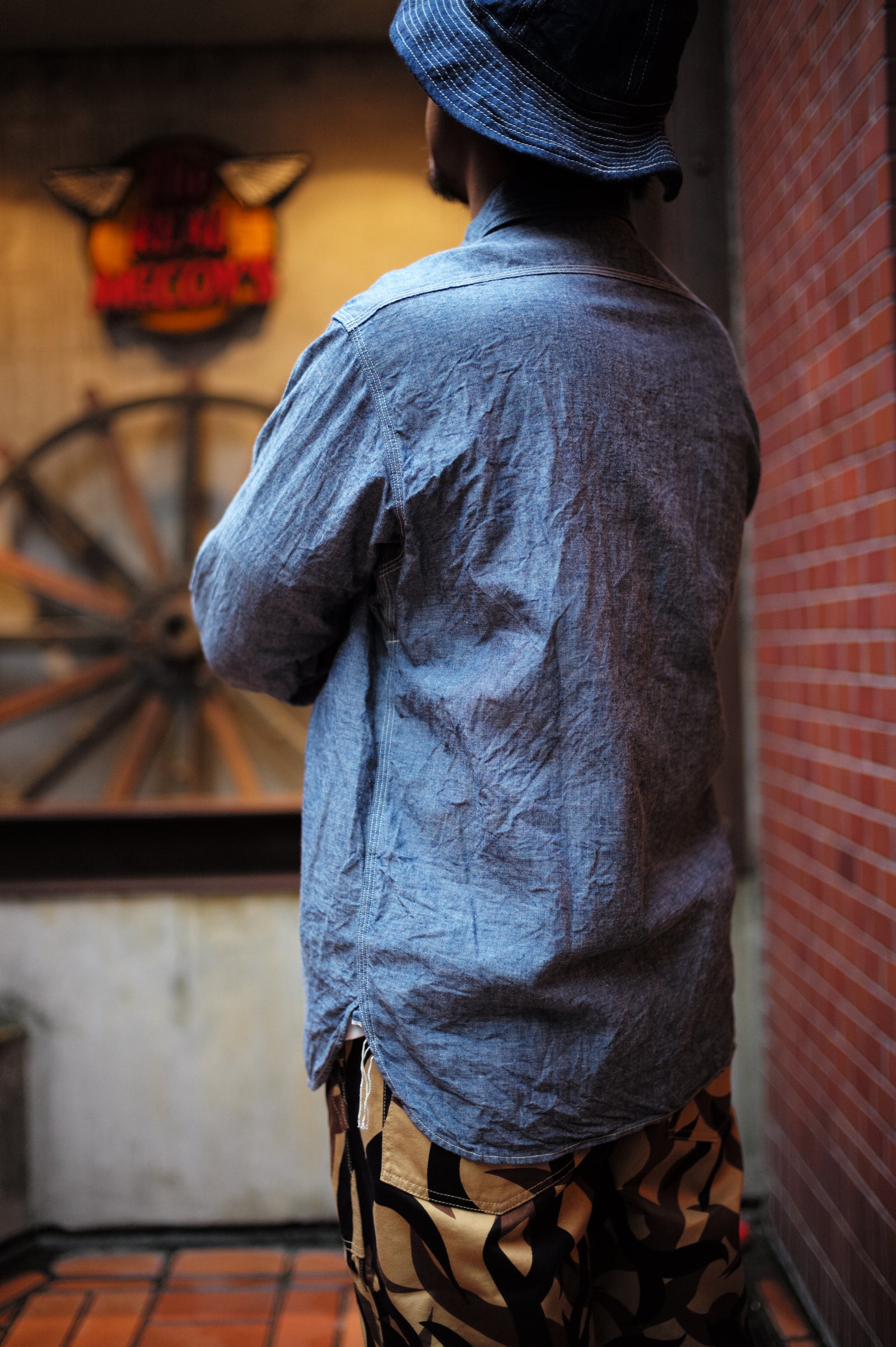 8HU CHAMBRAY SERVICEMAN WORK SHIRT Gallery Image 2