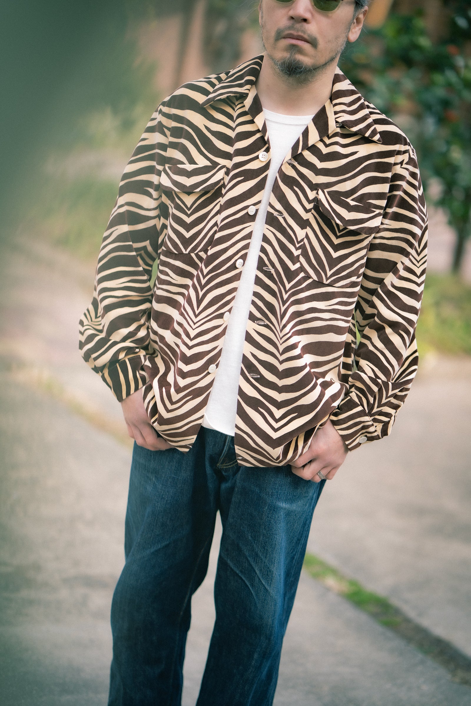 PRINTED VELOUR OPEN-COLLAR SHIRT / ZEBRA Gallery Image 1