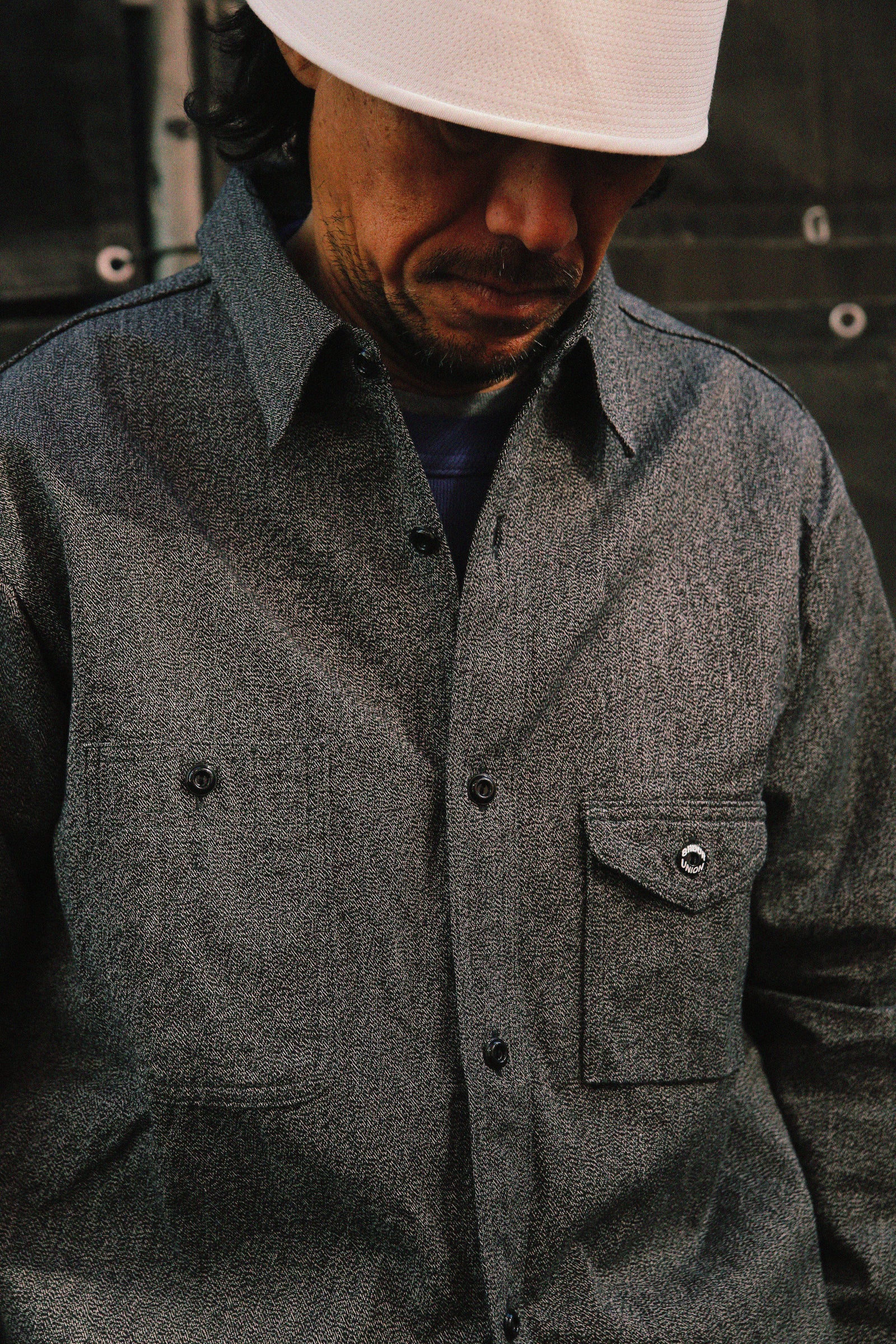 8HU CIGARETTE POCKET MOCK-TWIST CHAMBRAY WORK SHIRT Gallery Image 5