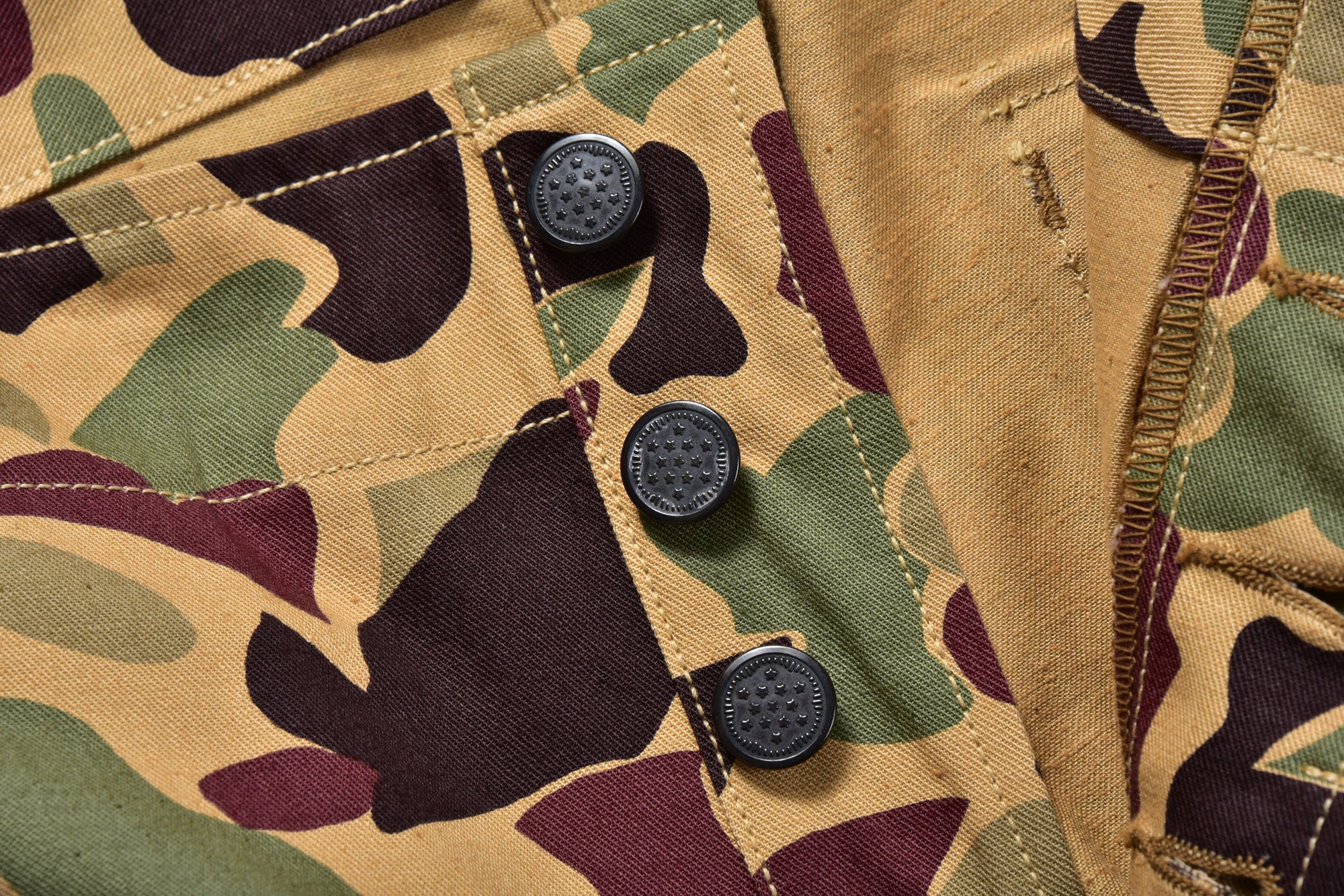 BEO GAM CAMOUFLAGE SHORTS